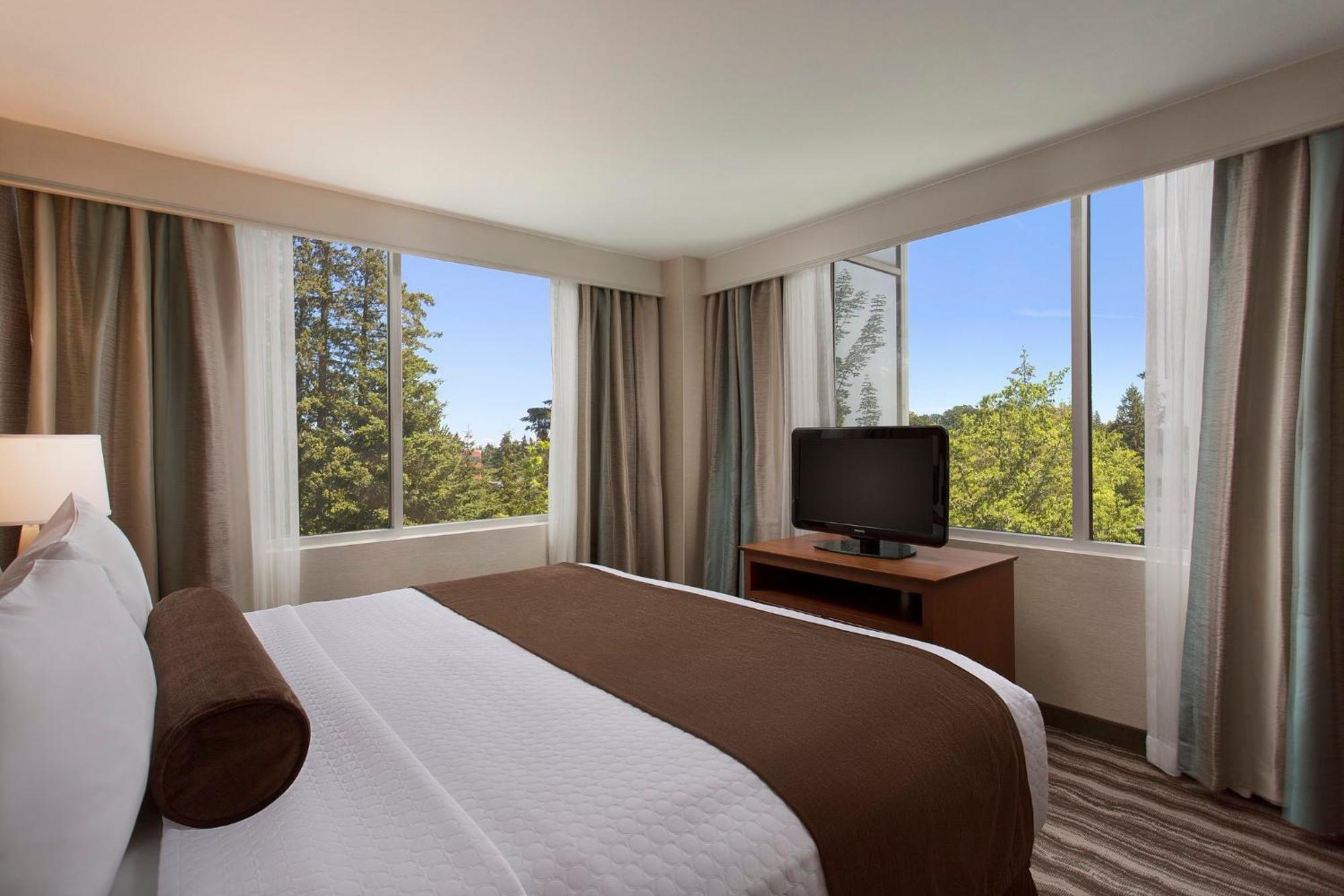 Crowne Plaza Portland - Lake Oswego, An Ihg Hotel Ngoại thất bức ảnh